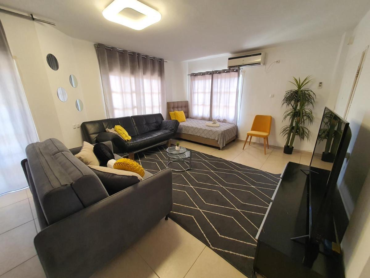 Barak Royal Suites 20 Garden Jacuzzi - ג'קוזי בחצר Eilat Exterior photo